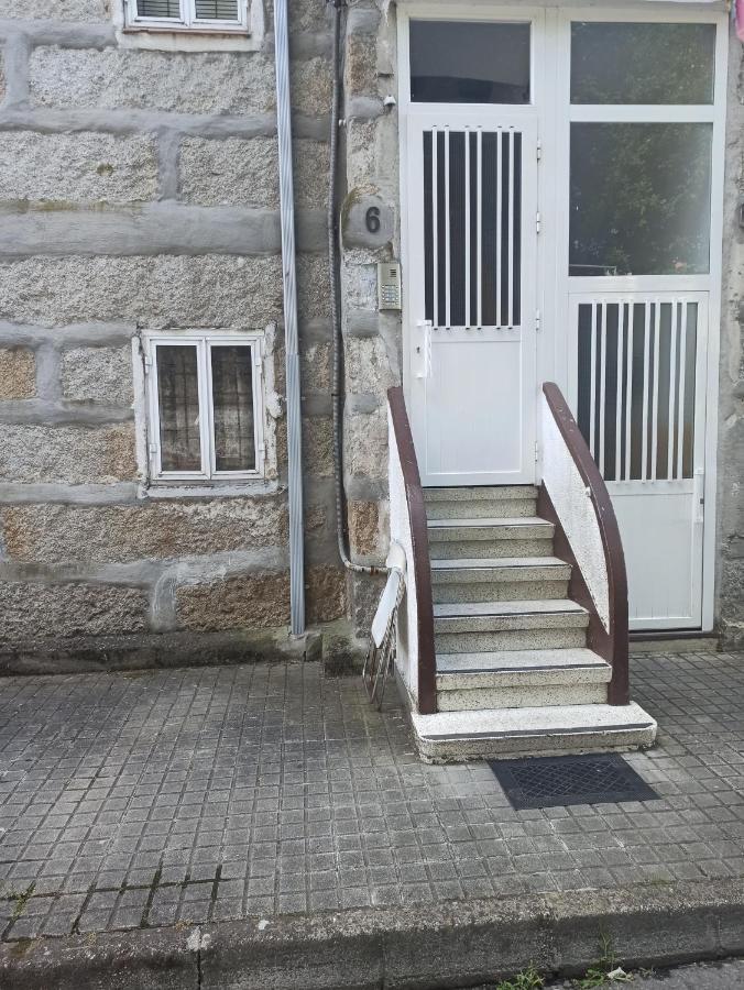 O Descanso Da Abella Apartment Ourense Bagian luar foto