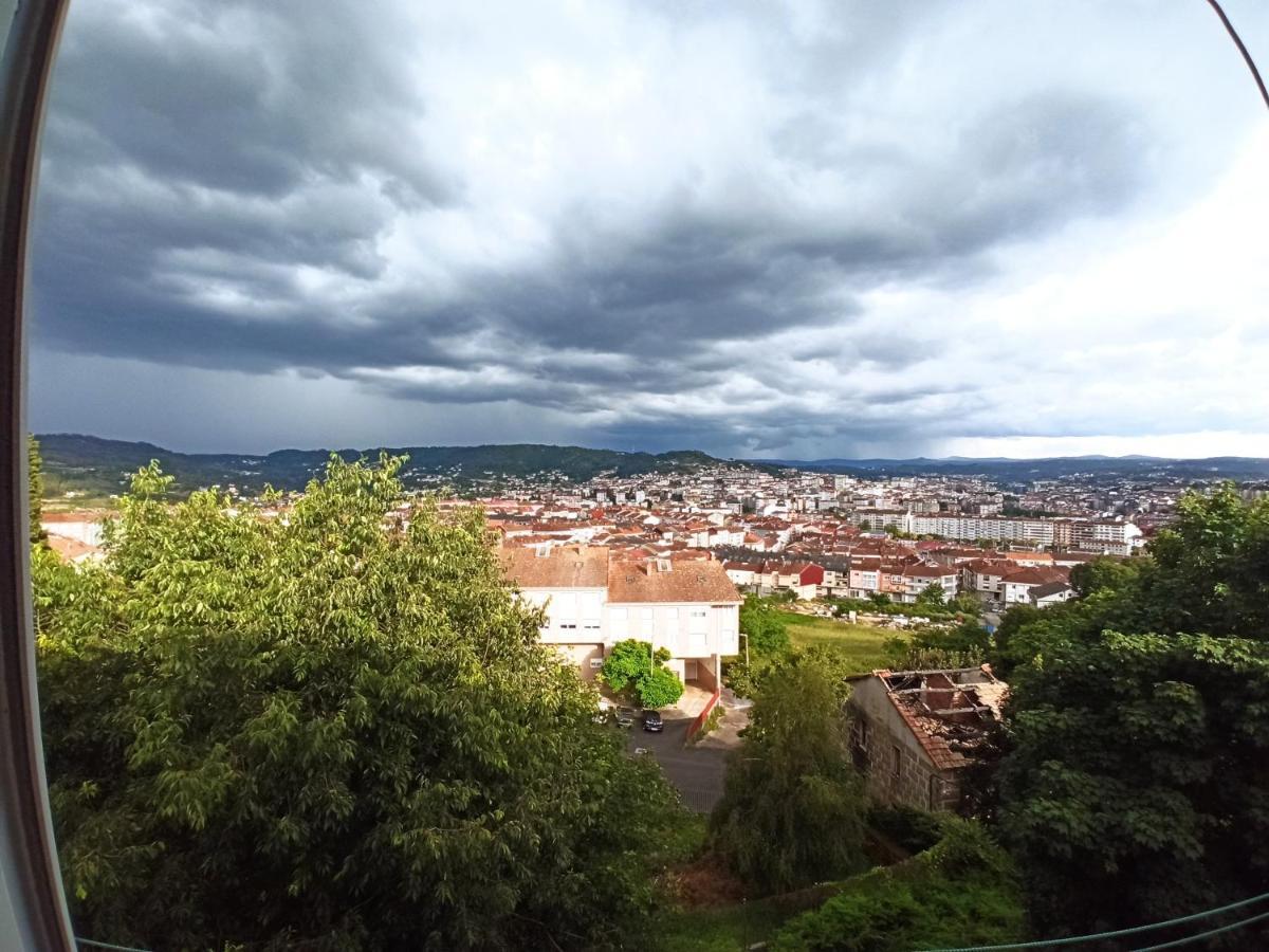 O Descanso Da Abella Apartment Ourense Bagian luar foto