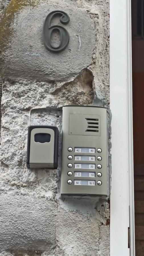 O Descanso Da Abella Apartment Ourense Bagian luar foto