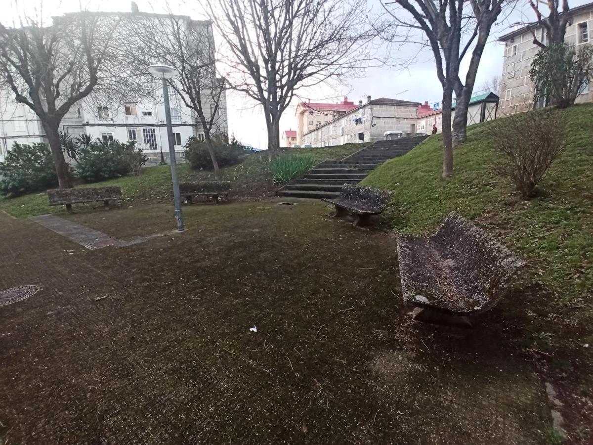 O Descanso Da Abella Apartment Ourense Bagian luar foto