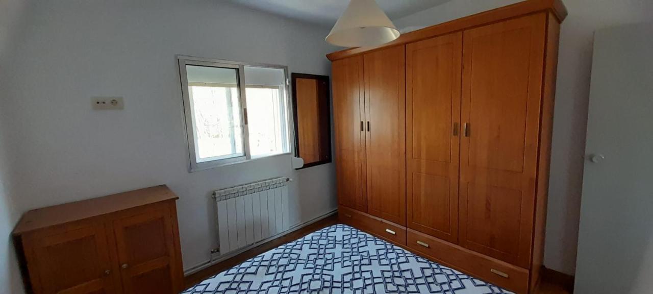 O Descanso Da Abella Apartment Ourense Bagian luar foto